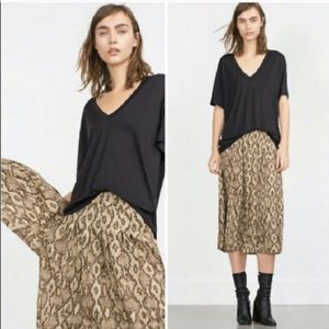 Zara Skirts - Zara Python snakeskin pleated skirt Zara Skirts - Zara Python snakeskin pleated skirt