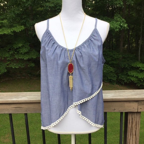Boutique Tops - SALE⬇️ 🐳chambray crop top🐳