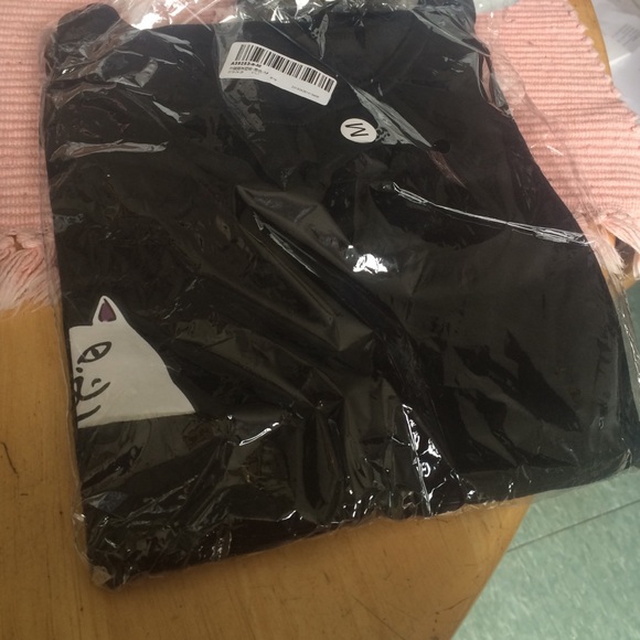 Pocket Cat Tee - Picture 2 of 2