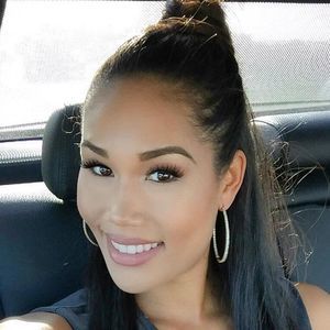 Meet your Posher, Maya