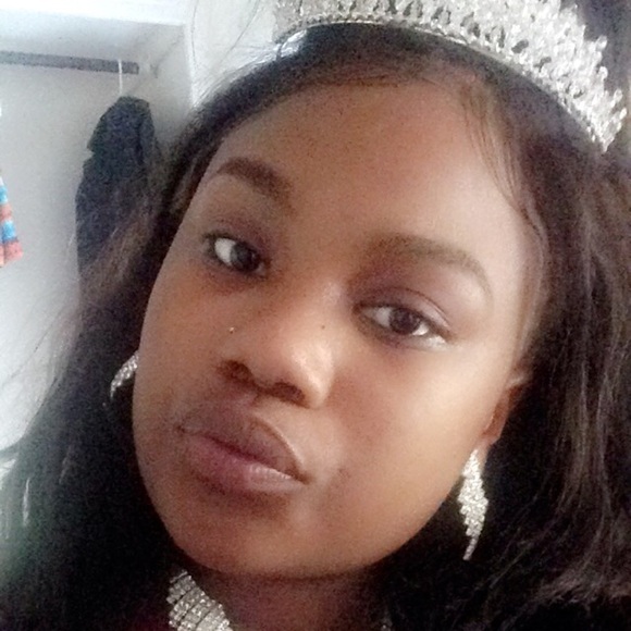 Meet your Posher, Shakeyla - Picture 3 of 4