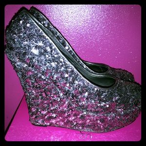 Sequin wedges