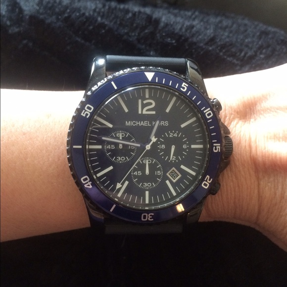 Michael Kors Accessories - Michael kors unisex watch 💙