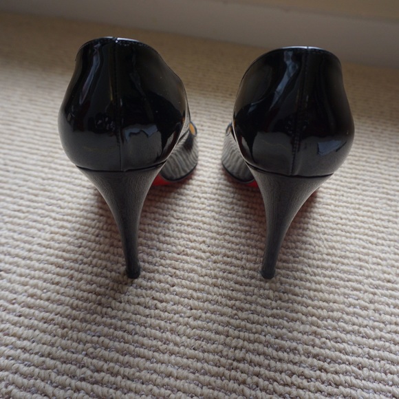 Christian Louboutin Dorissima Black Patent Pumps - Picture 4 of 4