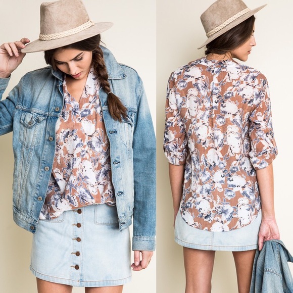 🚨1 HR SALE🚨HAYLEY floral print blouse - TAUPE - Picture 2 of 3