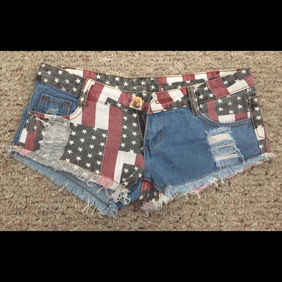 *NWT* Patriotic Denim Shorts ...Fits like a Small