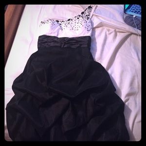 Short ruffled homecoming dress size 13