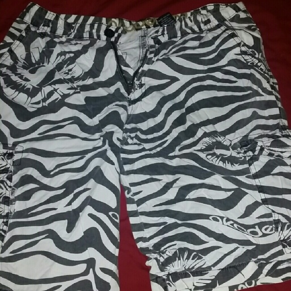 Black and white Akademiks shorts