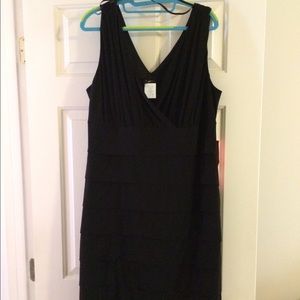 Dress, black, V neck, Sz 18