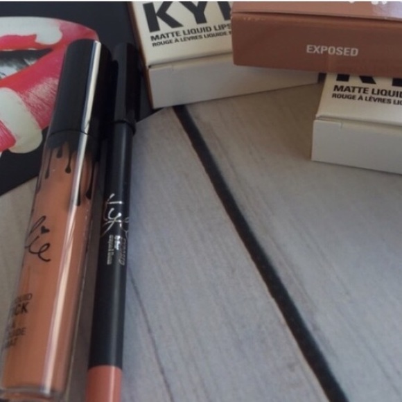 Kylie Lip Kit Exposed ! Reduced! One left - Picture 3 of 3