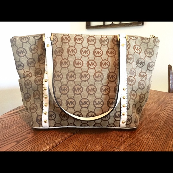 Michael Kors purse, perfect condition