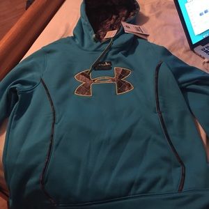 Brand new Under Armour women's sweat shirt
