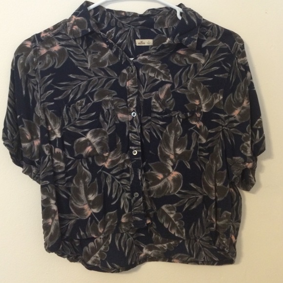 ✨Floral Cropped Button up✨