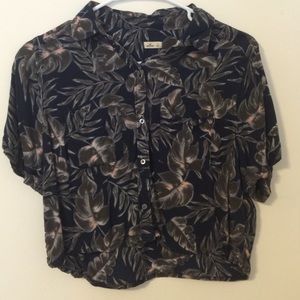 ✨Floral Cropped Button up✨