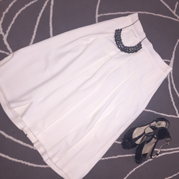 NWT Nordstrom wayf size med pleated skirt