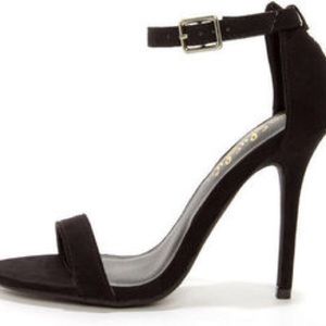 Single strap black heel!