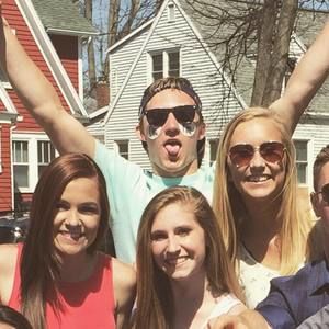 Meet your Posher, Caitlin