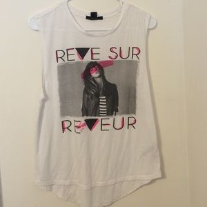 ✨Sleeveless "Reve Sur Reveur" Top✨