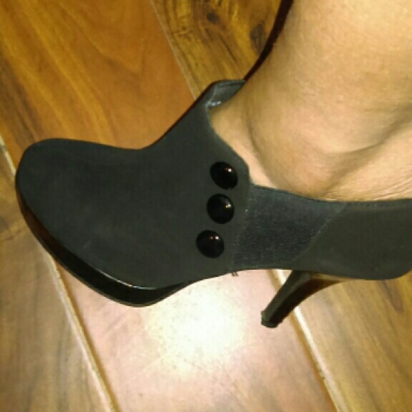Black Shoe Bootie