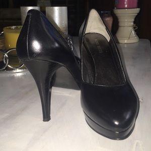 Like new nine west pumps