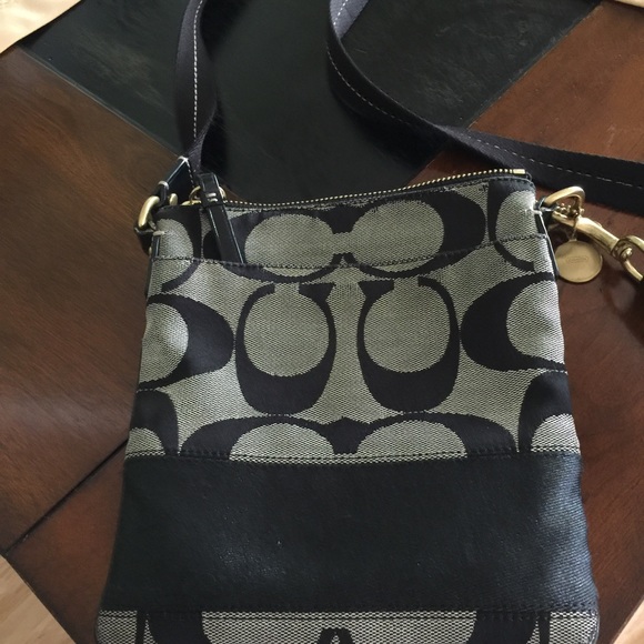 Crossbody Coach purse