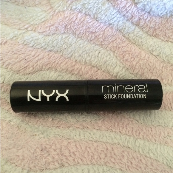 NYX mineral foundation stick