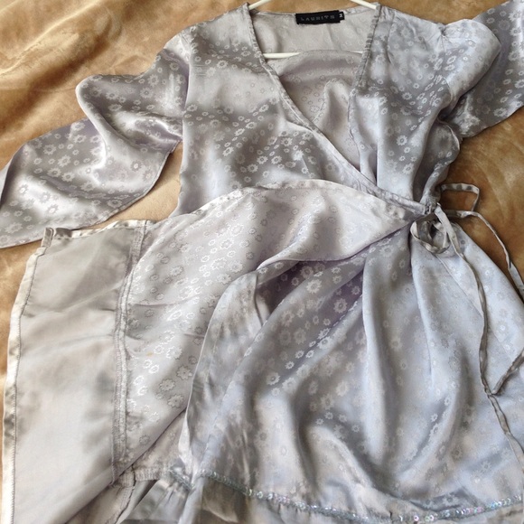 Robe❤️ - Picture 2 of 4