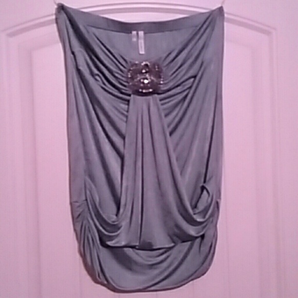 Studio Y woman's strapless top