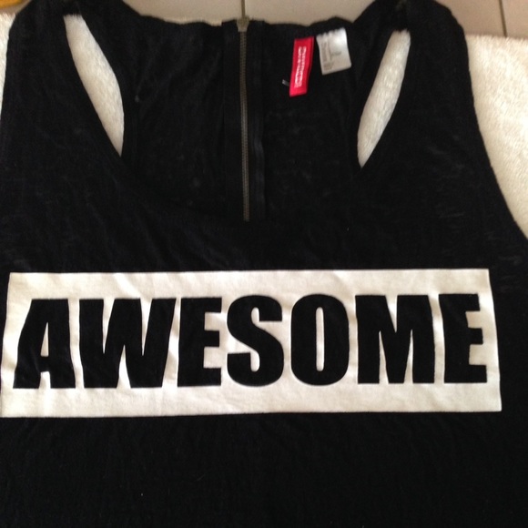Awesome black tersize large with zipper back