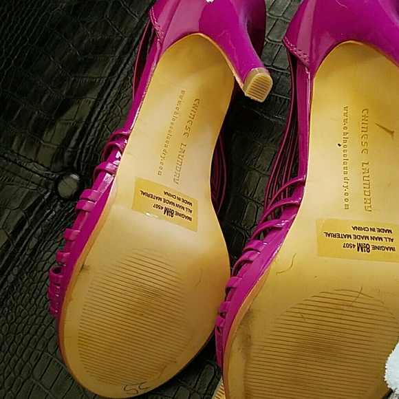 Beautiful NEW Fuschia Patent Strappy Sandal - Picture 2 of 4