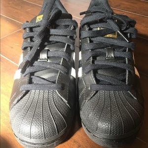 adidas superstars.
