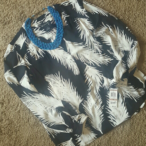 Black and White Graphic Long Sleeve Blouse