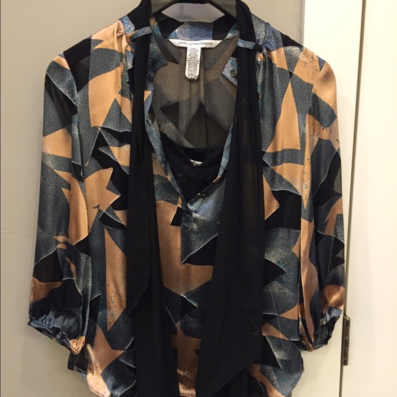 Diane Von Furstenberg Rayon/silk patterned blouse