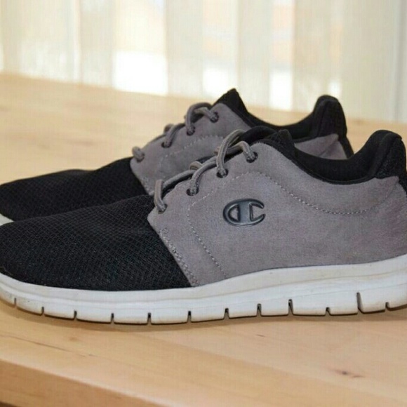 Lightly worn champion shoes - Picture 3 of 4