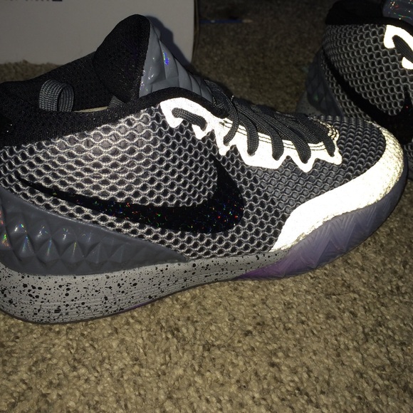 Kyrie 1 sneakers