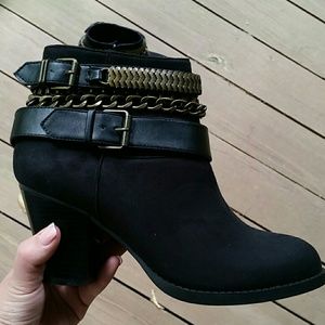 NWOT JustFab Brodie Bootie