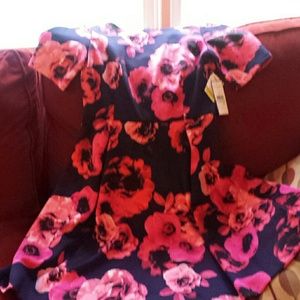 🎉WEEKEND SALE🎉👗NWT 👗Floral Navy Swing dress