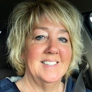 Meet your Posher, Cynthia