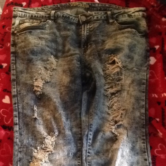 ❌SOLD ON MERCARI❌ 😌Stone washed ripped jeans😌 - Picture 2 of 3