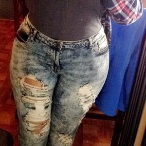 ❌SOLD ON MERCARI❌ 😌Stone washed ripped jeans😌