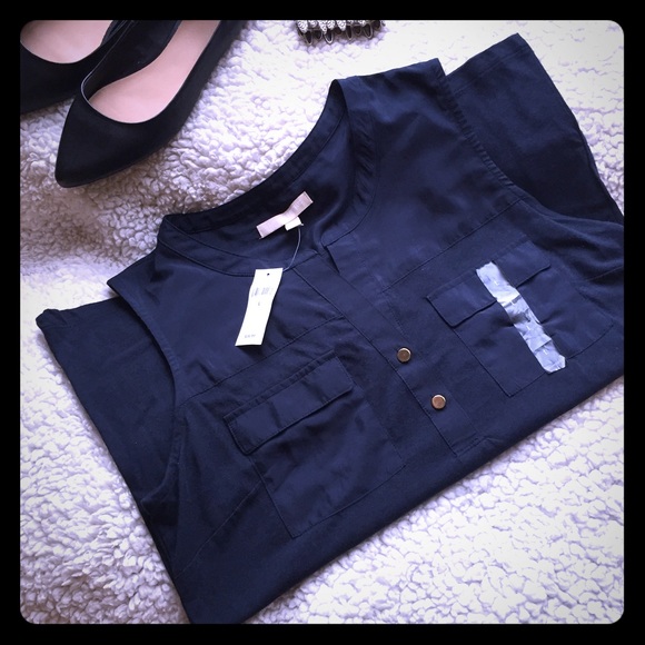 Banana Republic Dressy Collared sleeveless blouse
