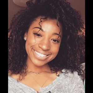 Meet your Posher, Alyssa