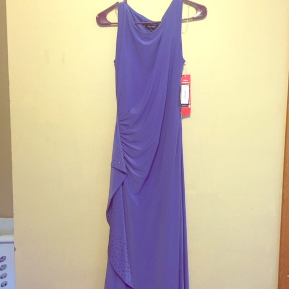 Nine West Dresses & Skirts - Floor length formal gown .