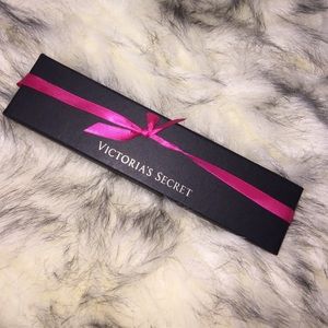 Victoria Secret charm bracelet-never worn- offers