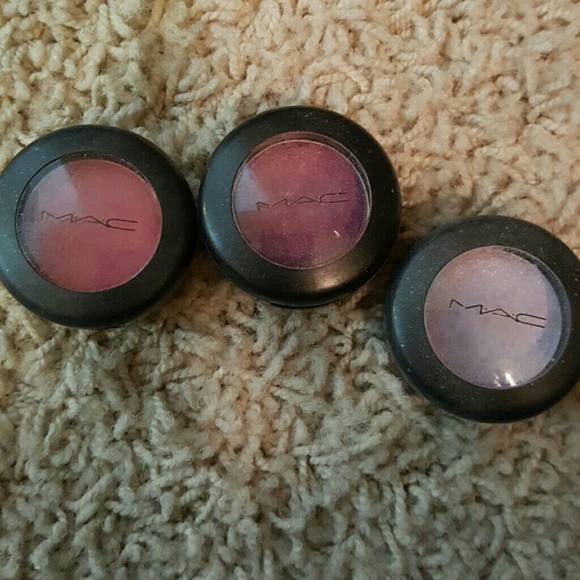 MAC eyeshadows - Picture 2 of 3