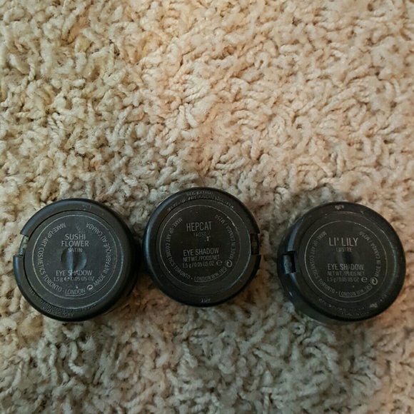 MAC eyeshadows - Picture 3 of 3