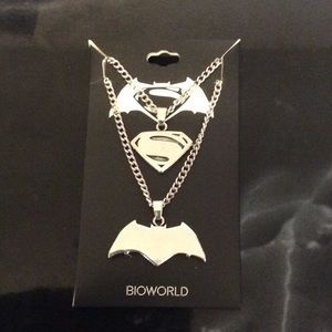 Batman vs superman bestie necklace