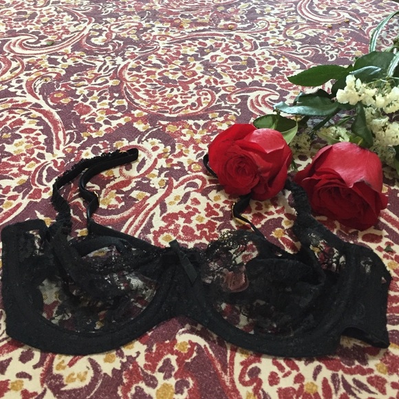 Black lace bra