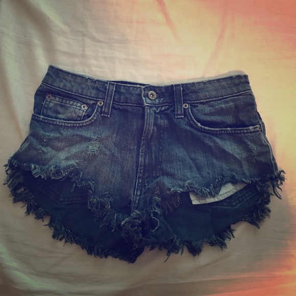 NEW LF/ CARMAR SHORTS