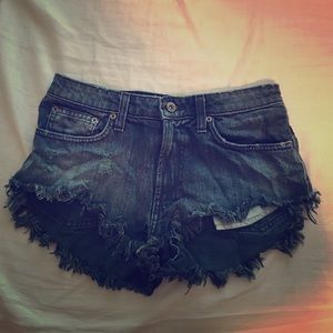 NEW LF/ CARMAR SHORTS